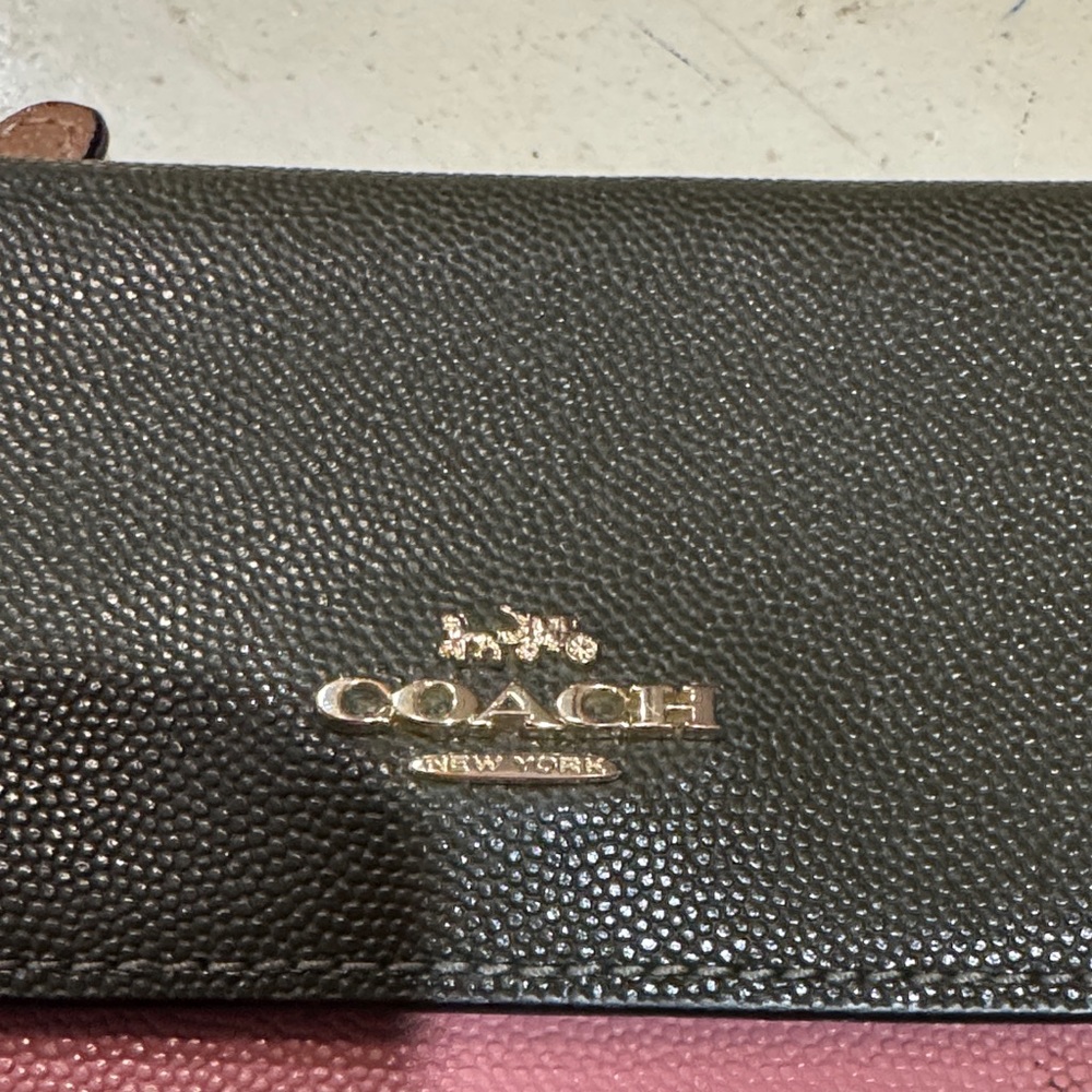 Coach Two-Tone Pink and Olive Green Wallet - Picture 2 of 5